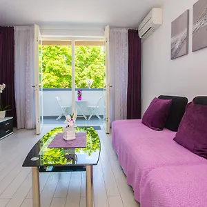 https://apartment-mirjana-porec.in-istria.net